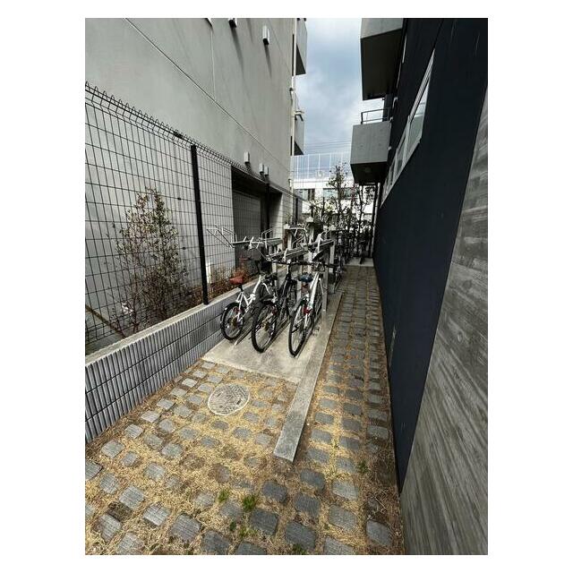 その他共有部分　駐輪場完備。