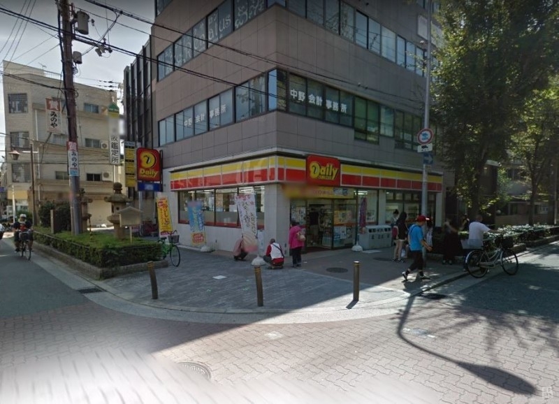 コンビニ　ニューヤマザキデイリーストア住吉大社駅前店（コンビニ）まで611m