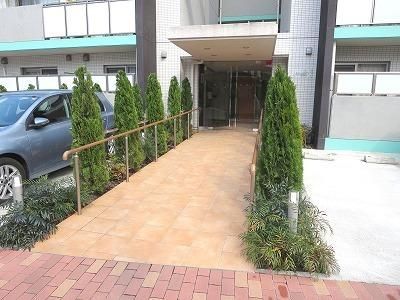 駐車場　★エントランス★