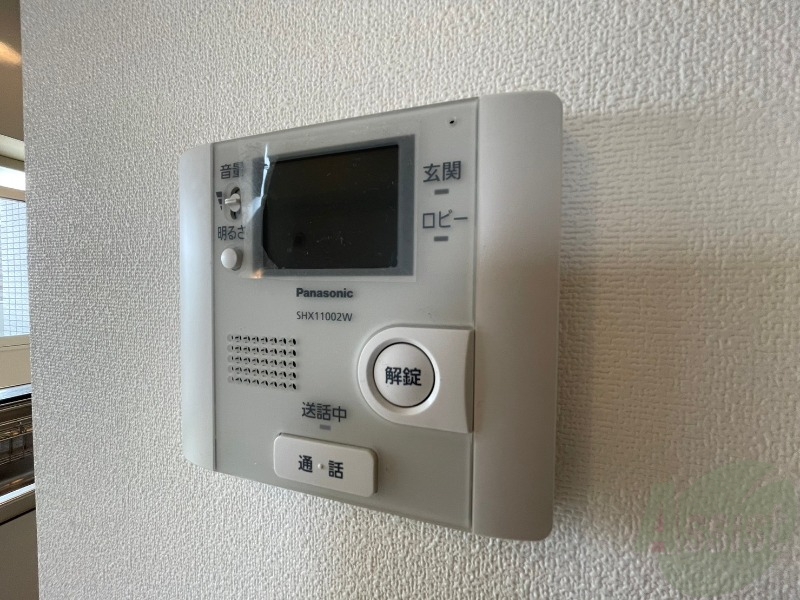 セキュリティ　ＴＶモニター付インターホンです。来客者の顔が見えるので安心！