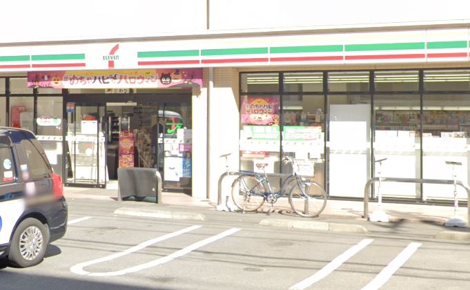 コンビニ　セブンイレブン 初台店（コンビニ）まで227m
