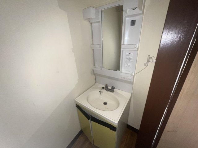洗面設備　使いやすい洗面所です