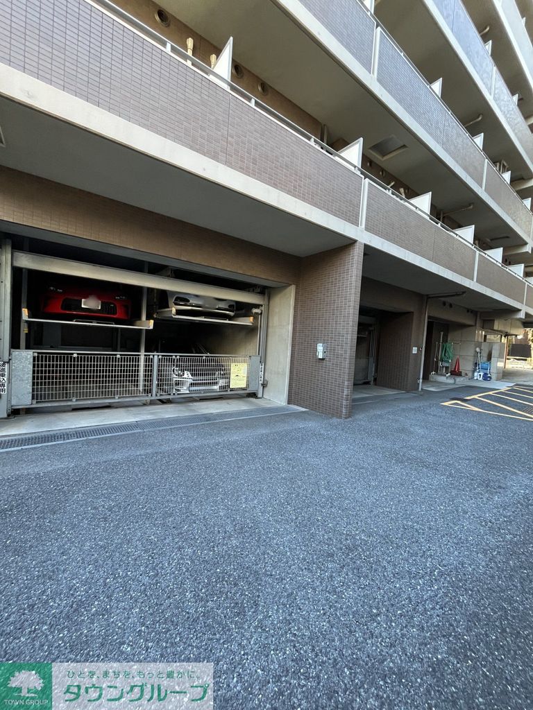駐車場　エントランス