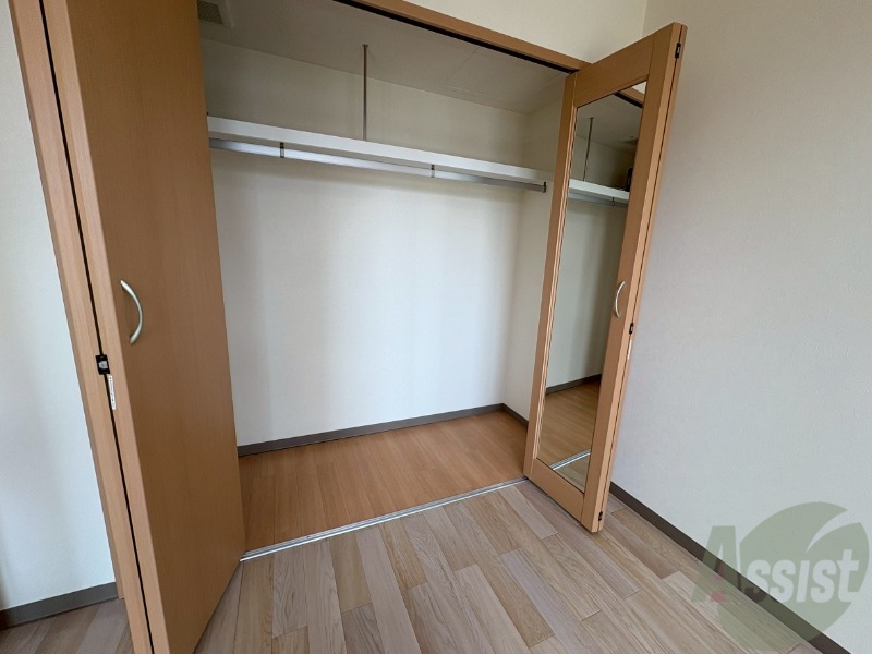 収納　寝室の収納になります。広々としてたくさん収納できます。