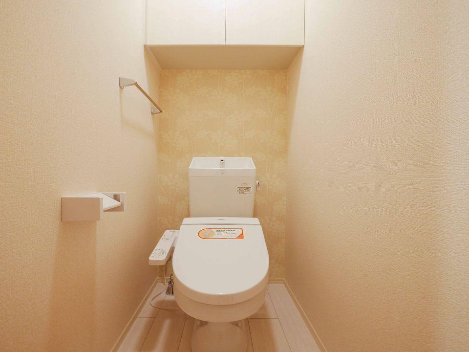 トイレ　トイレは快適な温水洗浄暖房便座付き