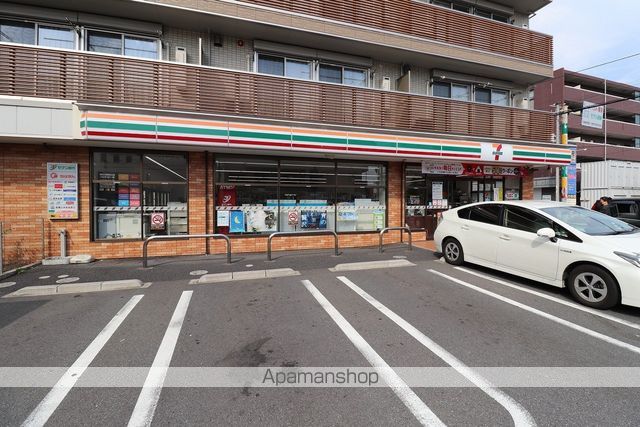 コンビニ　セブンイレブン（コンビニ）まで167m