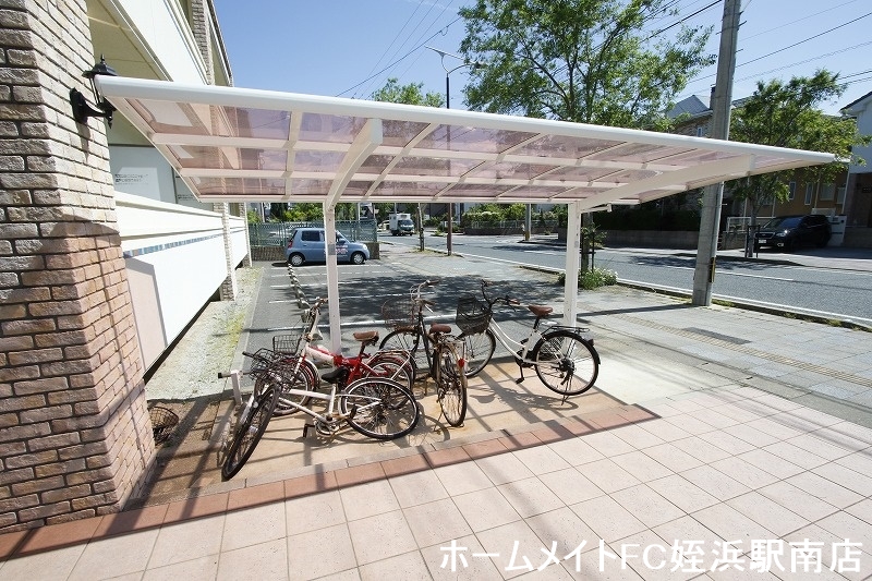 駐車場　★屋根付きの駐輪場です♪★