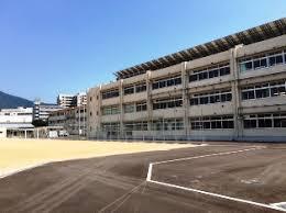 中学校　北九州市立城南中学校（中学校）まで600m