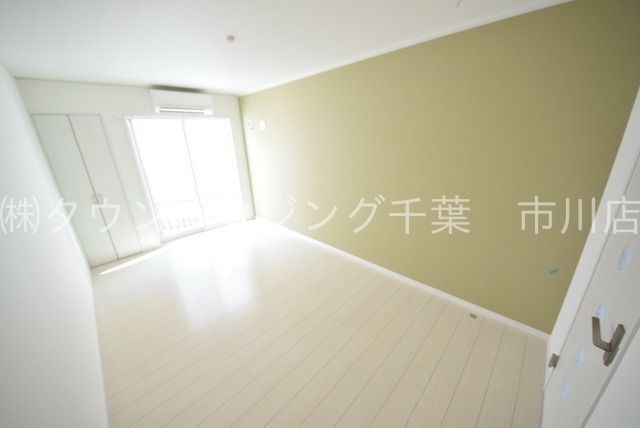 ポルシェ国府台の居間写真