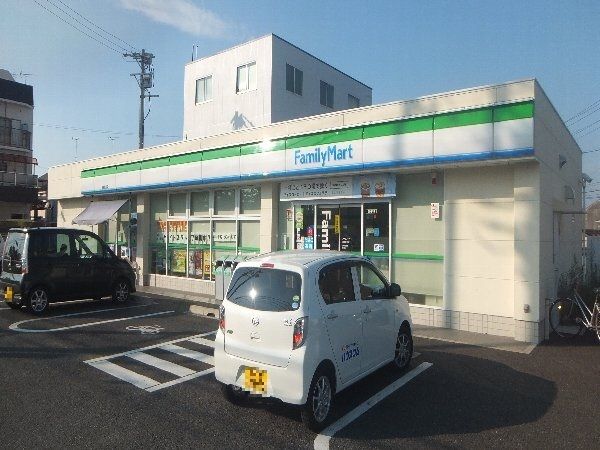 コンビニ　ファミリーマート　宮前店（コンビニ）まで137m