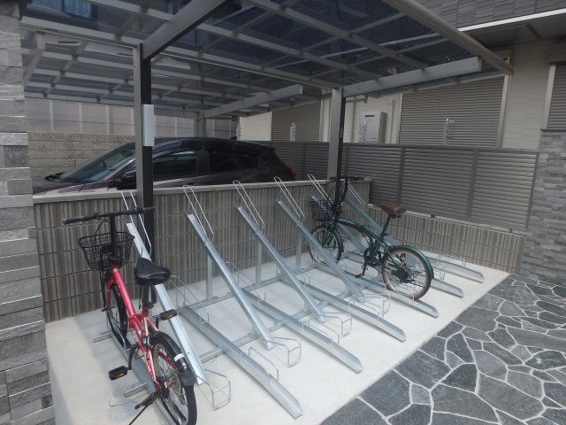 その他共有部分　屋根付き駐輪場