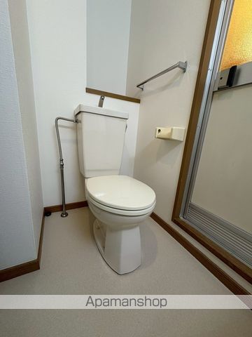 地下鉄空港線 大濠公園駅 徒歩9分 9階建 築35年のトイレ写真