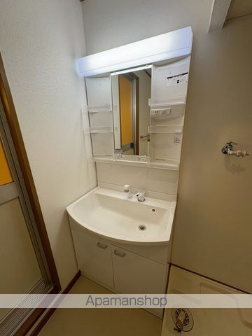 地下鉄空港線 大濠公園駅 徒歩9分 9階建 築35年の内装写真
