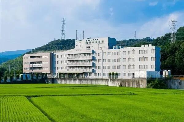 高校・高専　大阪府立島上高等学校 跡（碑）（高校・高専）まで462m