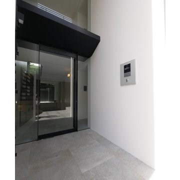 エントランス　弊社は全物件仲介手数料半月分★