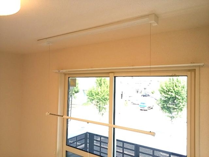 その他設備　室内物干し
