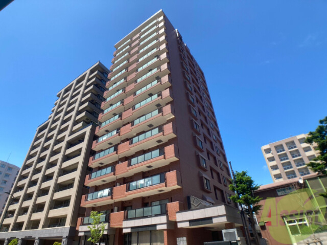 建物外観　札幌市中央区南１条西「サンタの館裏参道」