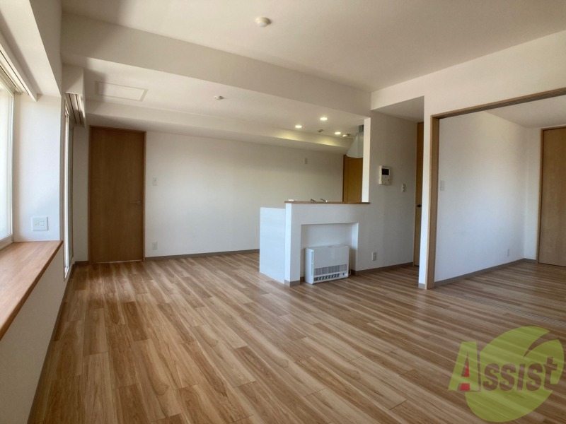居室・リビング　広くてキレイなお部屋が広がっていて、充実した生活が送れそう。