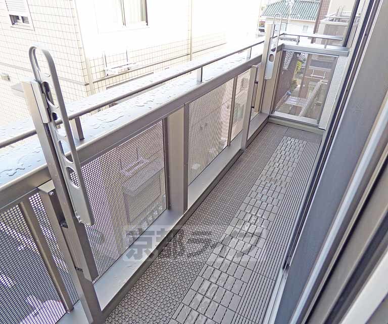 バルコニー　横幅もあり、たくさん干せます。