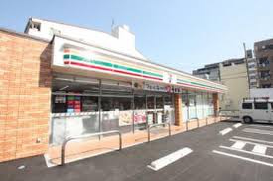 コンビニ　セブンイレブン（コンビニ）まで500m