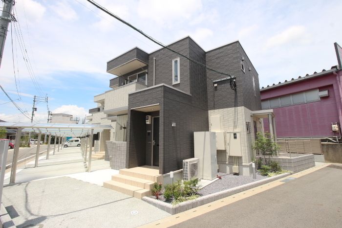 建物外観　落ち着いた雰囲気の外観です