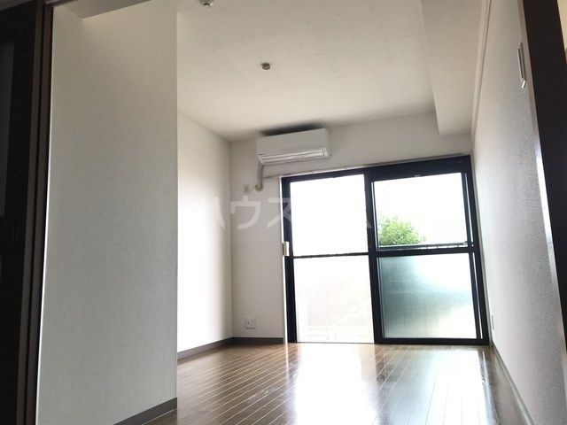 幕張本郷パークハイツの居間写真