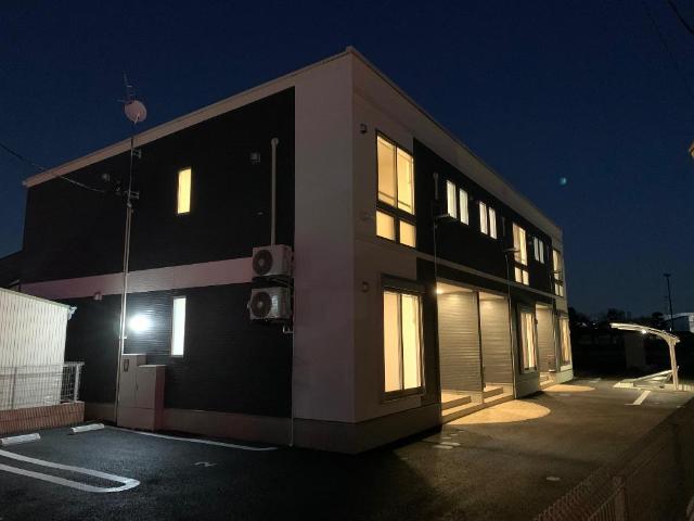 建物外観　外観写真（夜）