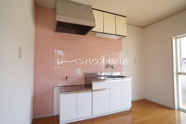 キッチン　レーベンハウス桶川店へ　048-787-5511
