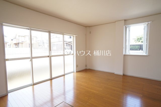 居室・リビング　レーベンハウス桶川店へ　048-787-5511