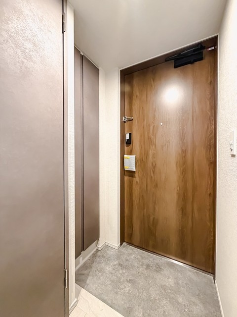 玄関　※写真は同タイプ住戸です。