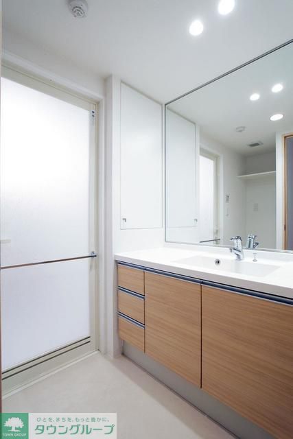 洗面設備　※写真は同タイプ住戸です。
