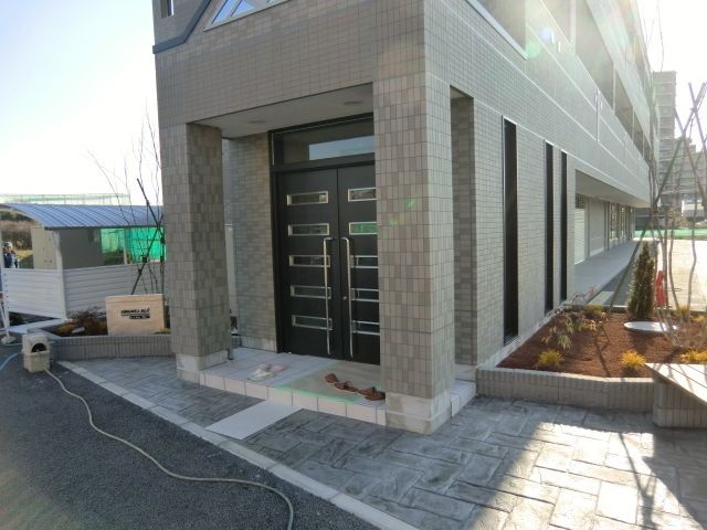 エントランス　オートロック完備