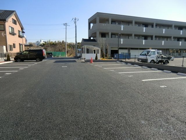 駐車場　敷地内駐車場