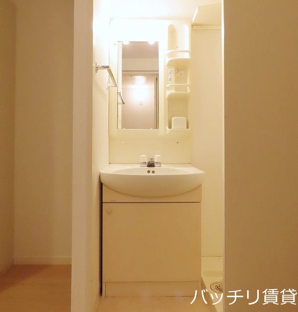 洗面設備　※同マンション別部屋写真のため、現状優先。
