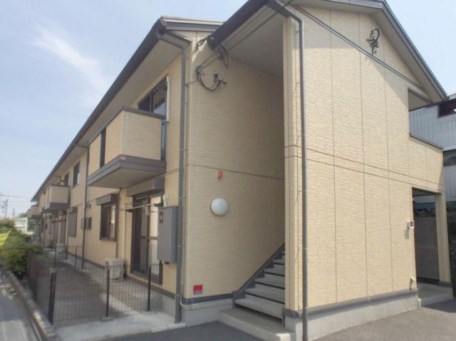 charmant court M ́s IIの外観写真
