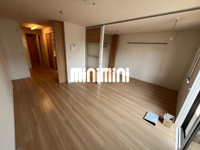居室・リビング　別号室の参考写真