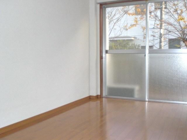 居室・リビング　★日当たり住環境良好★