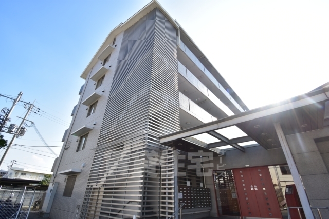 ＪＲ阪和線 和泉府中駅 徒歩7分 5階建 築20年の外観写真