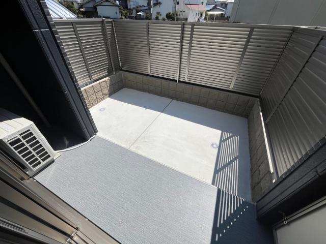 バルコニー　専用庭