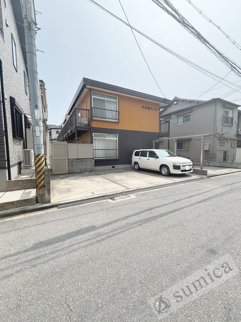 駐車場　駐車場完備！