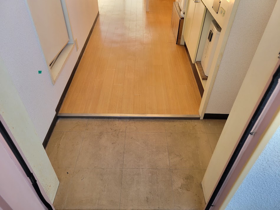 メゾン市川弐番館の玄関写真