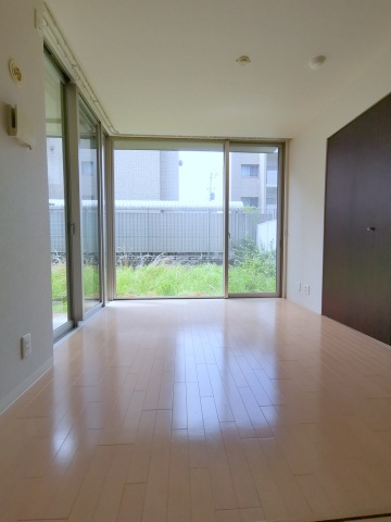 その他部屋・スペース　南向きで明るい洋室
