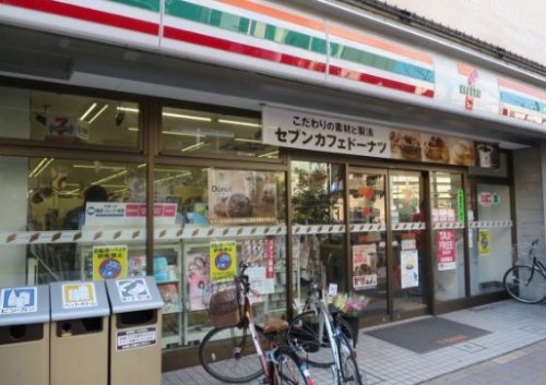 コンビニ　セブンイレブン 麻布十番駅前店（コンビニ）まで270m
