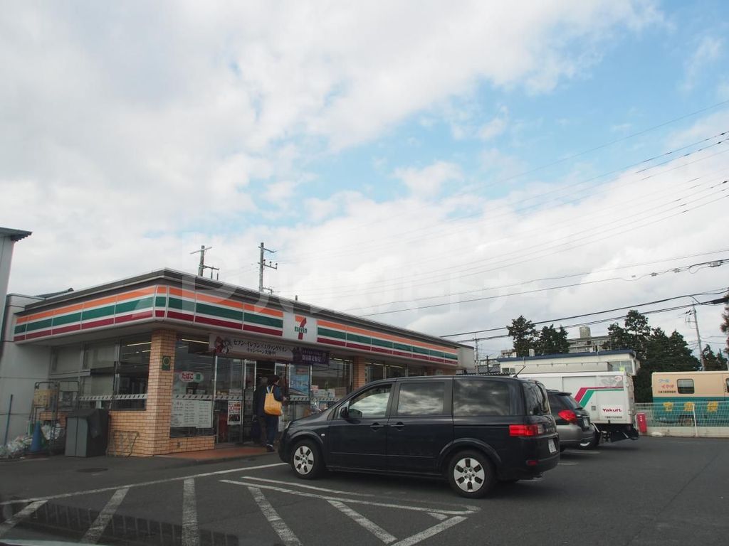 コンビニ　セブンイレブン船橋藤原3丁目店（コンビニ）まで200m