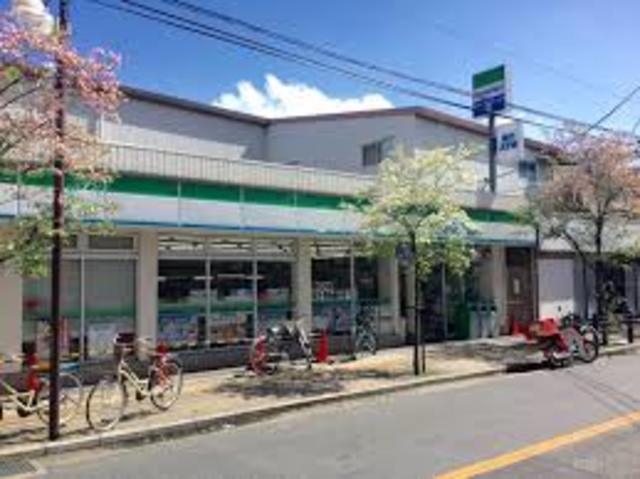 コンビニ　ファミリーマート八尾安中町店（コンビニ）まで219m