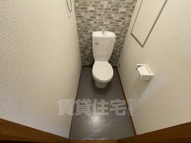 地下鉄御堂筋線 新大阪駅 徒歩5分 11階建 築44年のトイレ写真