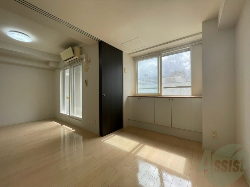 その他部屋・スペース　こちらのお部屋は光が差し込む、温かみのあるお部屋です。