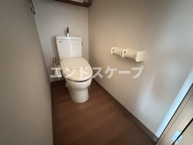 ＪＲ上越線 群馬総社駅 徒歩60分 2階建 築19年のトイレ写真
