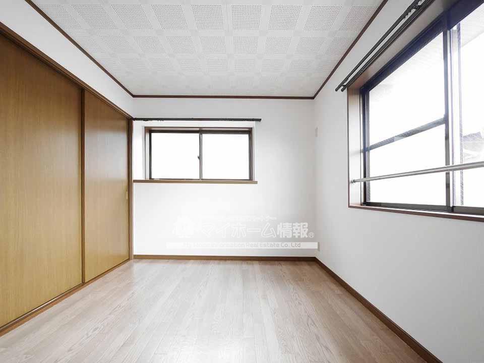 その他部屋・スペース　木目調のフロアが落ち着いた雰囲気を生み出します♪