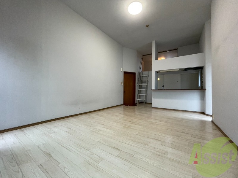 居室・リビング　広くてキレイなお部屋が広がっていて、充実した生活が送れそう。
